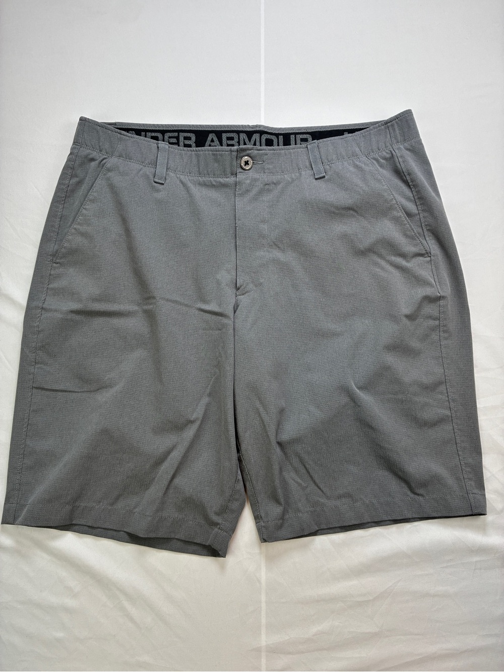 Under Armour Men's Gray Performance Heatgear Flat-Front Shorts